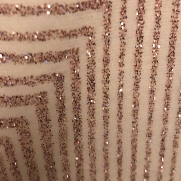 Guess dress. - Picture 4 of 4